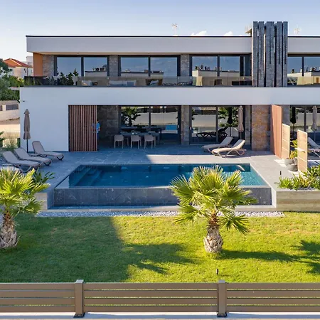 Villa Pot *