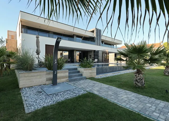 Villa Pot *