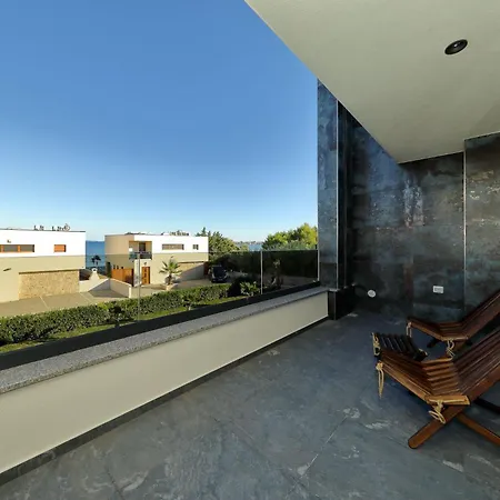 Pot Villa
