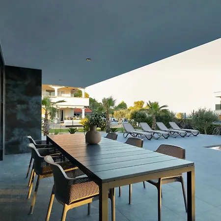 Pot Villa *