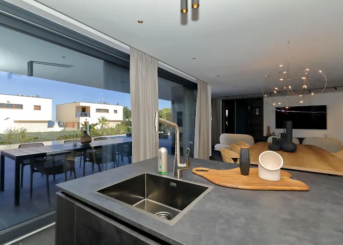 Pot Villa *